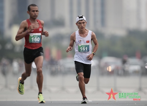 Hoàng Nguyên Thanh mang về chiếc HCV marathon nam đầu tiên cho Việt Nam 